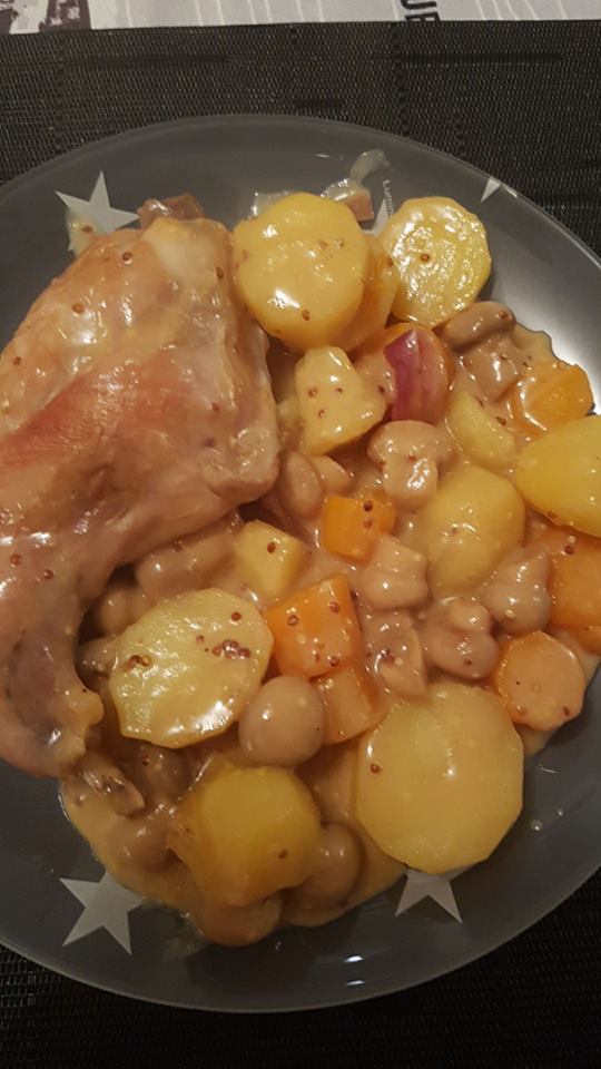 Cuisses De Lapin. P.de Terre, Carottes Et Champignons à La Moutarde ...