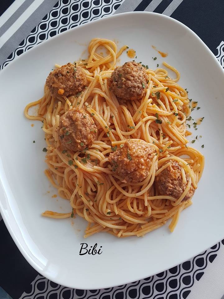 Boulettes de Boeuf et spaghettis à la tomate
