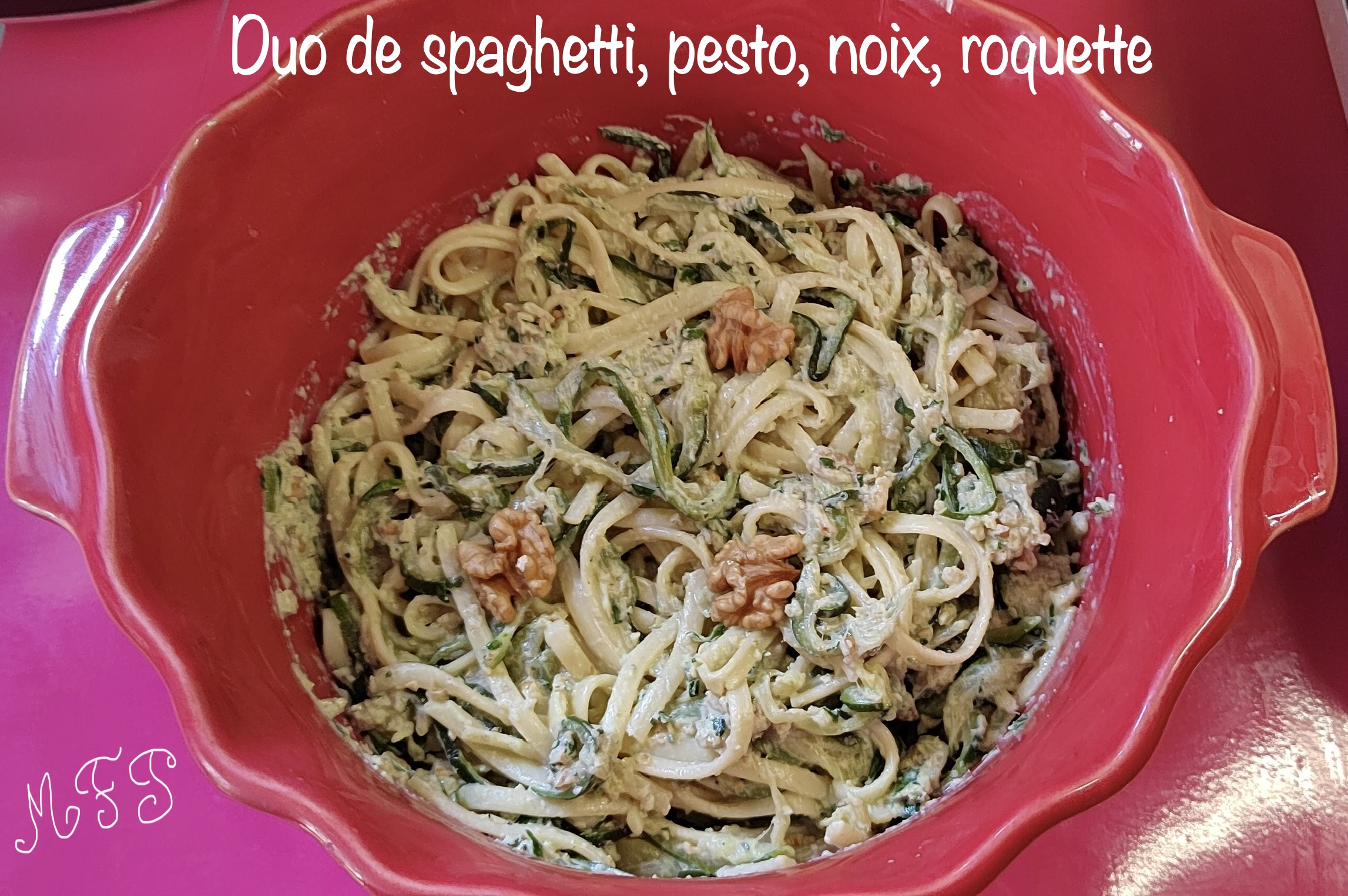 Duo de spaghetti, pesto, noix, roquette